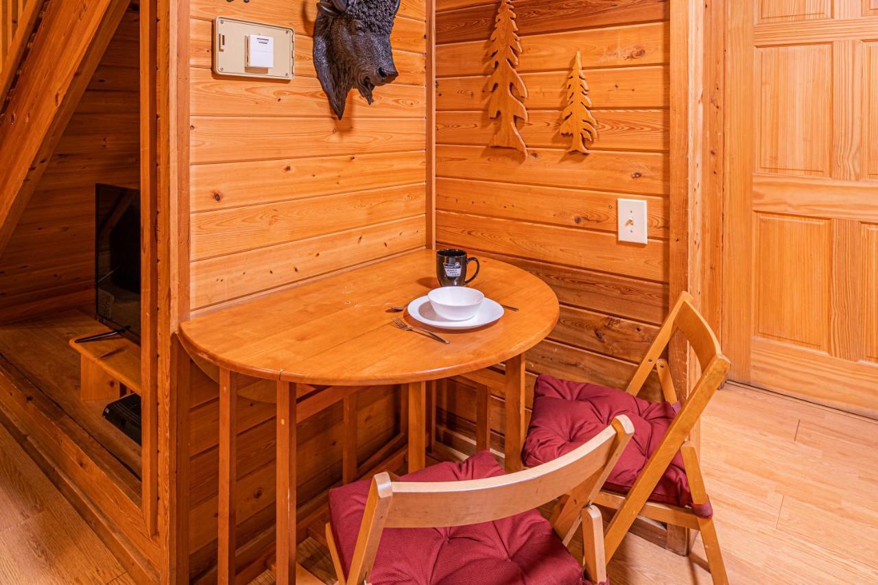 Cabin #4 The Wolves Den - Pet Friendly- Sleeps 6 - Playground & Game Room Пейсон Экстерьер фото