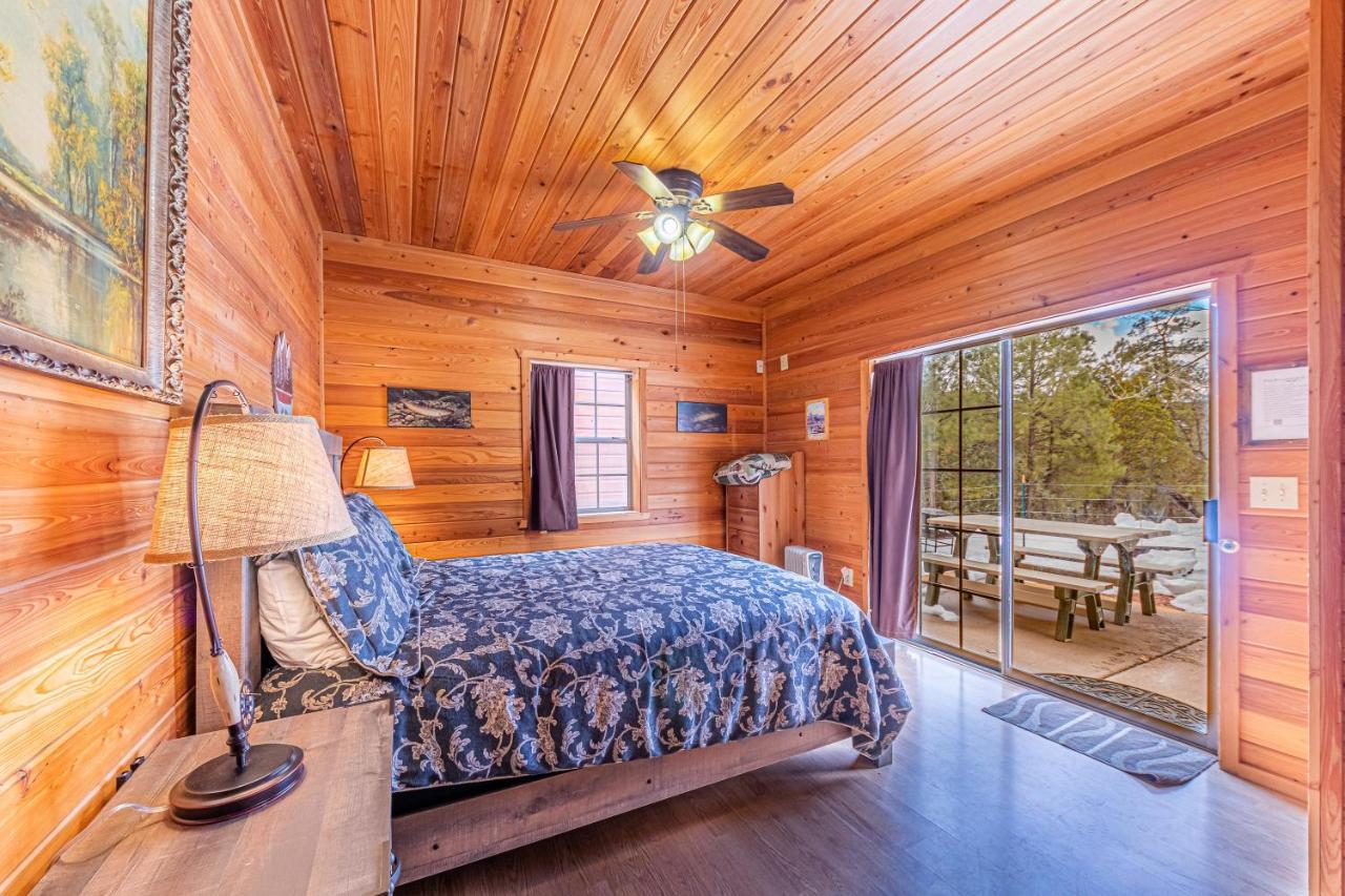 Cabin #4 The Wolves Den - Pet Friendly- Sleeps 6 - Playground & Game Room Пейсон Экстерьер фото